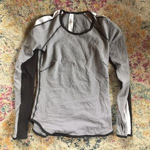 Lululemon reversible runder under long sleeve